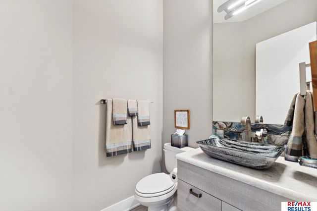 5702 S 234 Street, Elkhorn, NE 68022