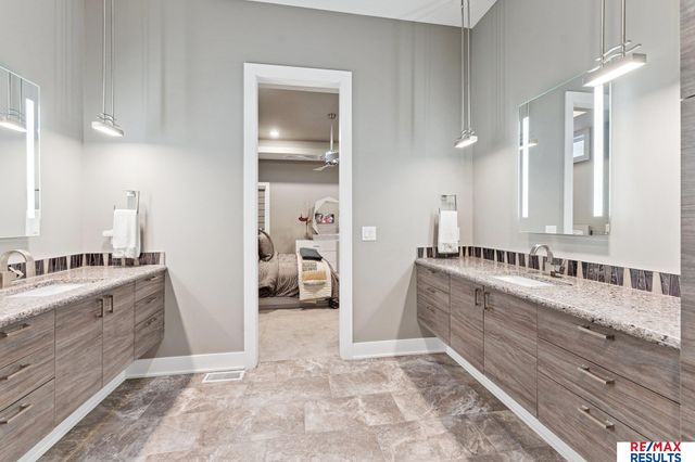 5702 S 234 Street, Elkhorn, NE 68022