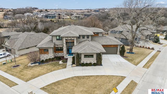 5702 S 234 Street, Elkhorn, NE 68022