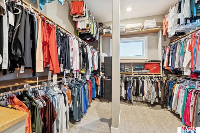 5702 S 234 Street, Elkhorn, NE 68022