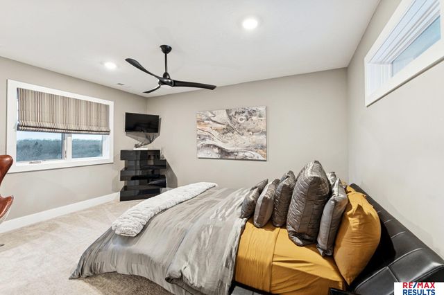 5702 S 234 Street, Elkhorn, NE 68022