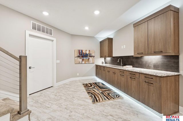 5702 S 234 Street, Elkhorn, NE 68022