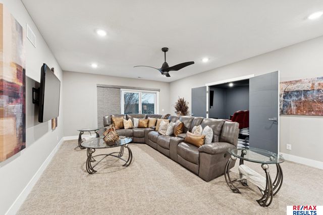 5702 S 234 Street, Elkhorn, NE 68022