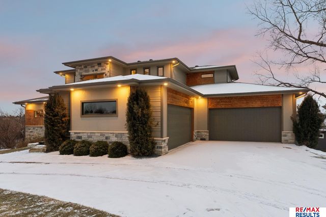 5702 S 234 Street, Elkhorn, NE 68022