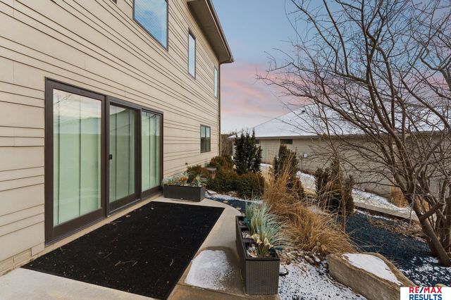 5702 S 234 Street, Elkhorn, NE 68022