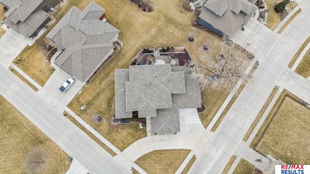 5702 S 234 Street, Elkhorn, NE 68022