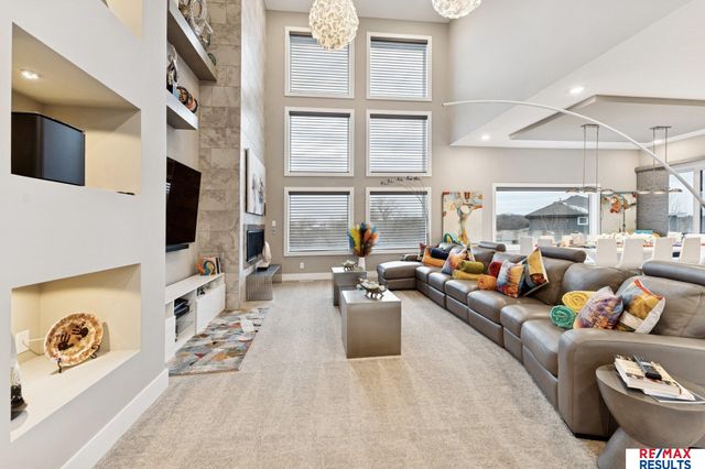 5702 S 234 Street, Elkhorn, NE 68022