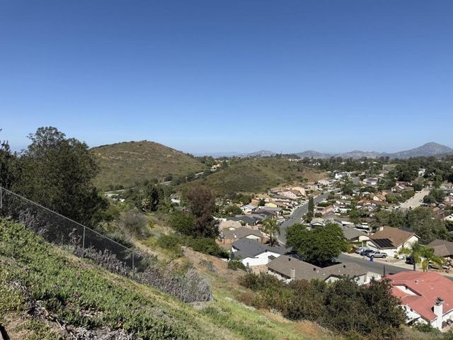 11293 Linares St., San Diego, CA 92129