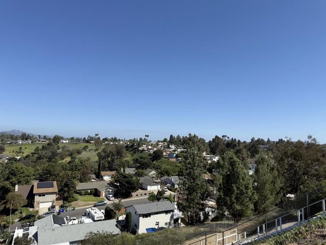 11293 Linares St., San Diego, CA 92129