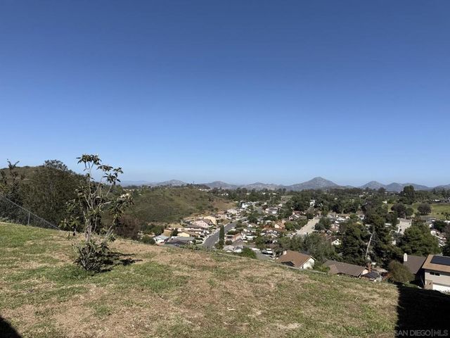 11293 Linares St., San Diego, CA 92129