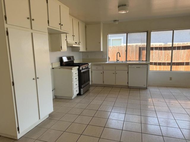 11293 Linares St., San Diego, CA 92129