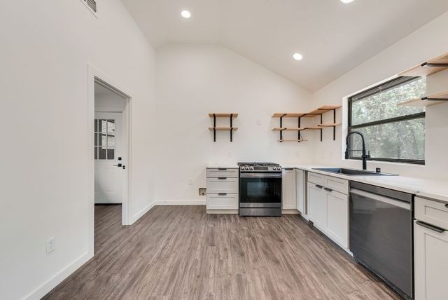 284 Pleasant Hill Lane, Holly Lake Ranch, TX 75765