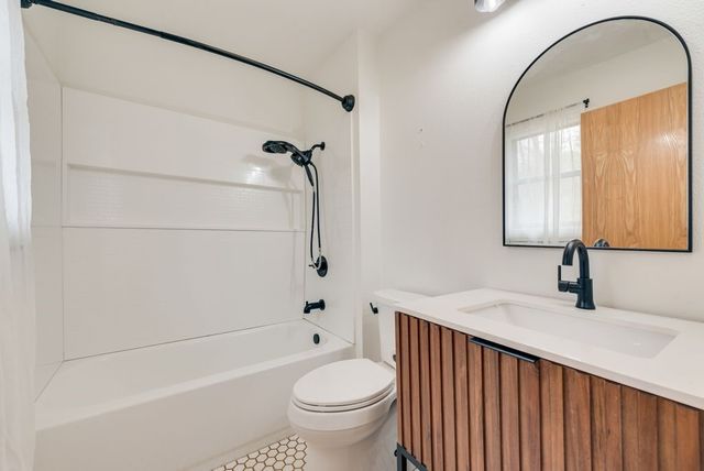 284 Pleasant Hill Lane, Holly Lake Ranch, TX 75765