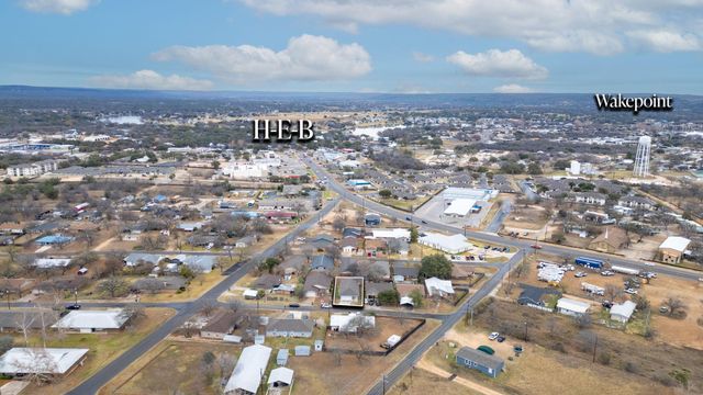 1720 Greenwood LN, Kingsland, TX 78639