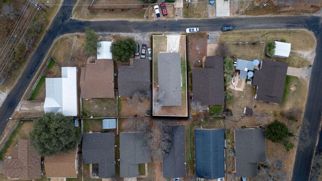 1720 Greenwood LN, Kingsland, TX 78639