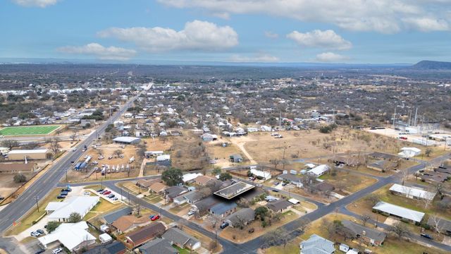 1720 Greenwood LN, Kingsland, TX 78639