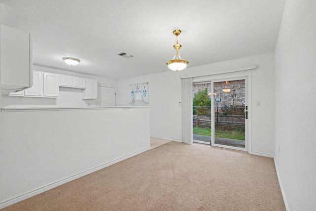 1720 Greenwood LN, Kingsland, TX 78639