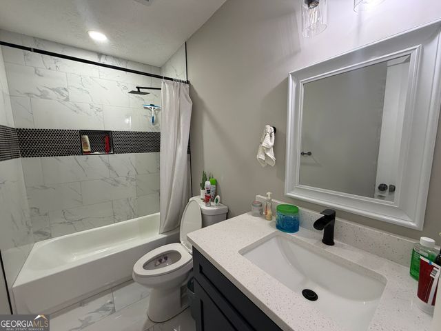 934 Bay Ridge Drive, Lawrenceville, GA 30045
