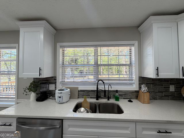 934 Bay Ridge Drive, Lawrenceville, GA 30045