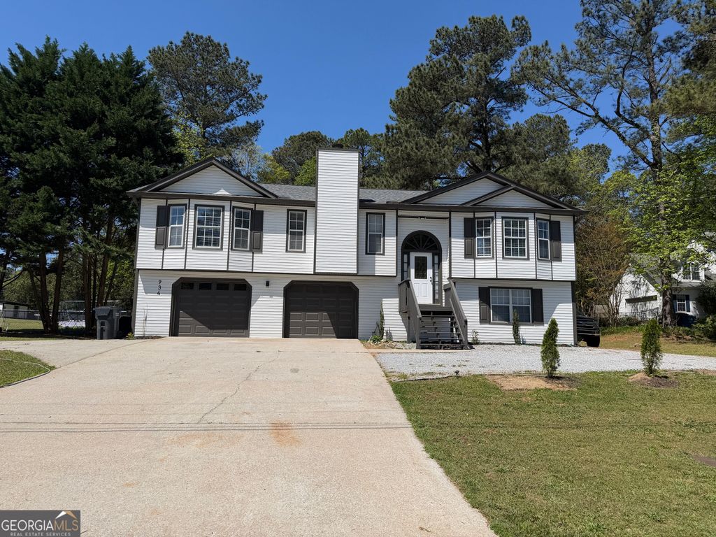 934 Bay Ridge Drive, Lawrenceville, GA 30045