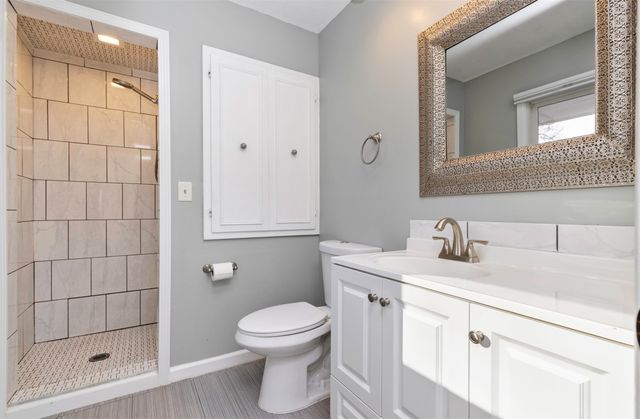 4003 SW 30th Street, Des Moines, IA 50321