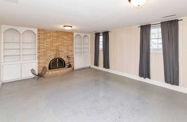 4003 SW 30th Street, Des Moines, IA 50321