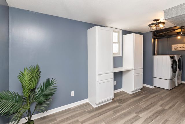 4003 SW 30th Street, Des Moines, IA 50321