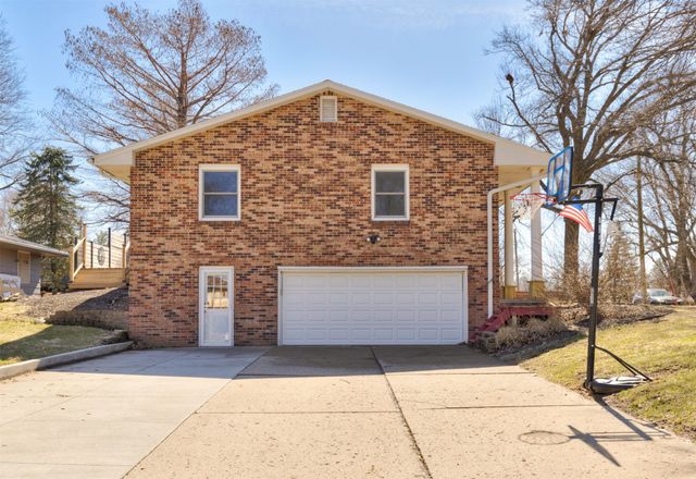 4003 SW 30th Street, Des Moines, IA 50321