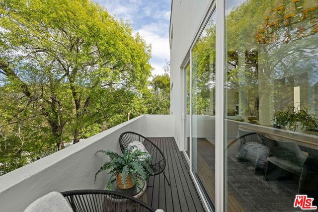 6969 Woodrow Wilson Drive, Los Angeles, CA 90068
