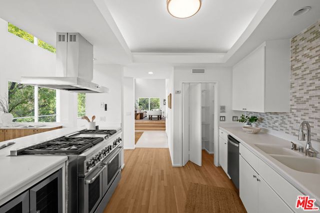 6969 Woodrow Wilson Drive, Los Angeles, CA 90068