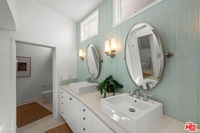 6969 Woodrow Wilson Drive, Los Angeles, CA 90068