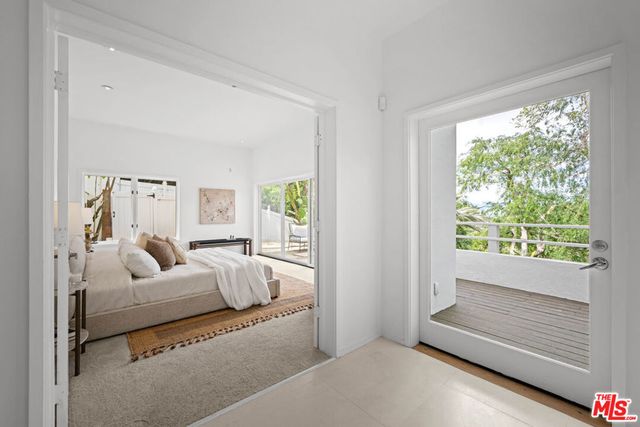 6969 Woodrow Wilson Drive, Los Angeles, CA 90068
