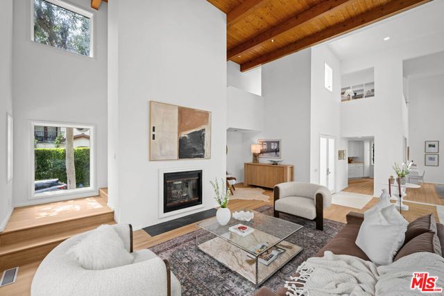 6969 Woodrow Wilson Drive, Los Angeles, CA 90068