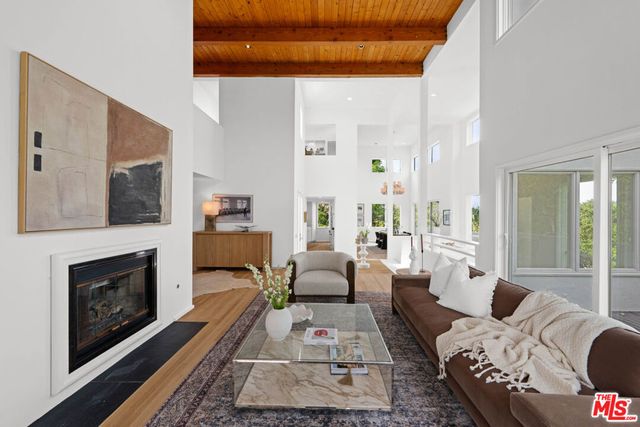 6969 Woodrow Wilson Drive, Los Angeles, CA 90068