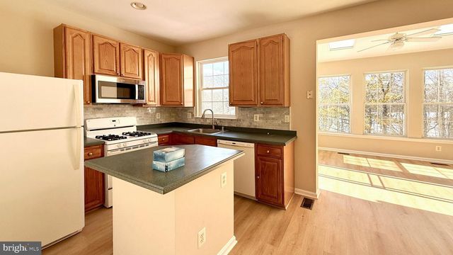 7560 E PLATEAU DR, Hanover, MD 21076