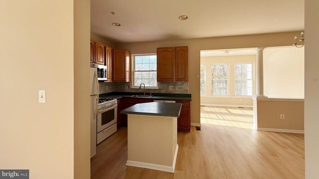 7560 E PLATEAU DR, Hanover, MD 21076