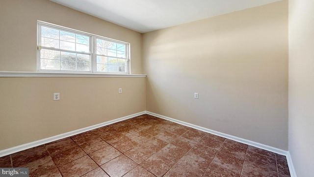 7560 E PLATEAU DR, Hanover, MD 21076