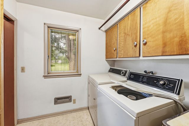 4092 Saratoga Avenue, Comstock Twp, MI 49048