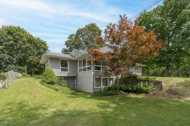 4092 Saratoga Avenue, Comstock Twp, MI 49048