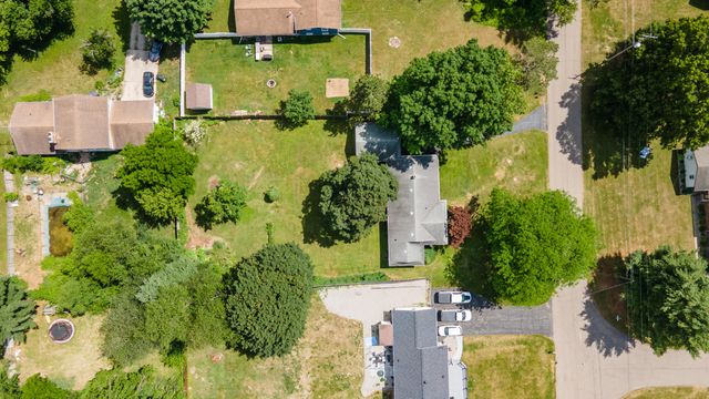 4092 Saratoga Avenue, Comstock Twp, MI 49048