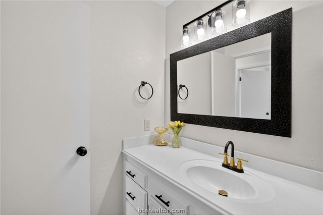 4502 Old Hearne Road, Bryan, TX 77803