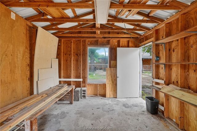 4502 Old Hearne Road, Bryan, TX 77803