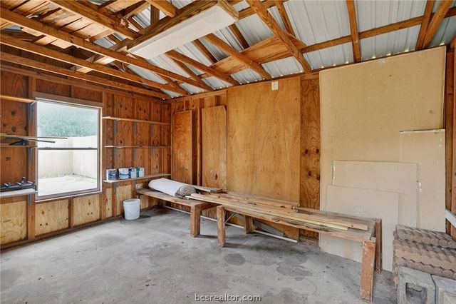 4502 Old Hearne Road, Bryan, TX 77803