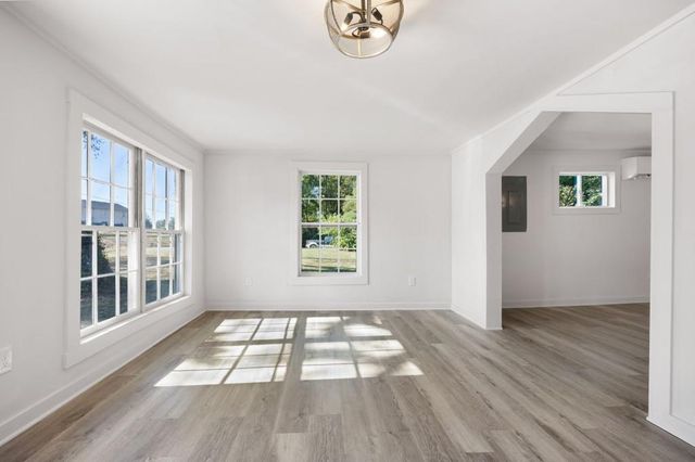 24 E Iron Belt Road, Cartersville, GA 30120
