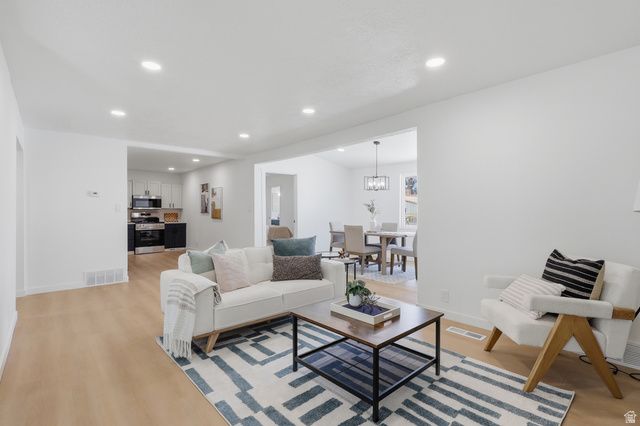 4330 W 5570 S, Kearns, UT 84118