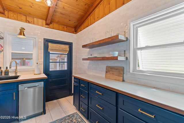 318 NE 58th Street, Oak Island, NC 28465