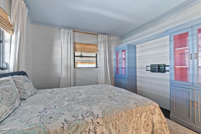 318 NE 58th Street, Oak Island, NC 28465