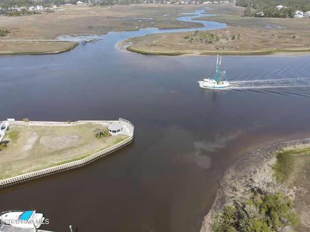 318 NE 58th Street, Oak Island, NC 28465