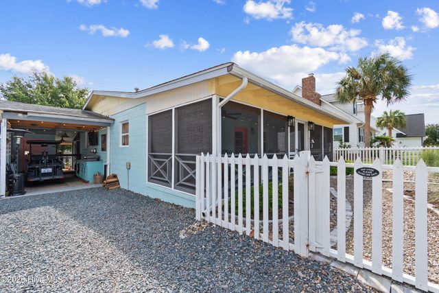 318 NE 58th Street, Oak Island, NC 28465