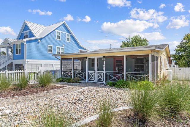 318 NE 58th Street, Oak Island, NC 28465